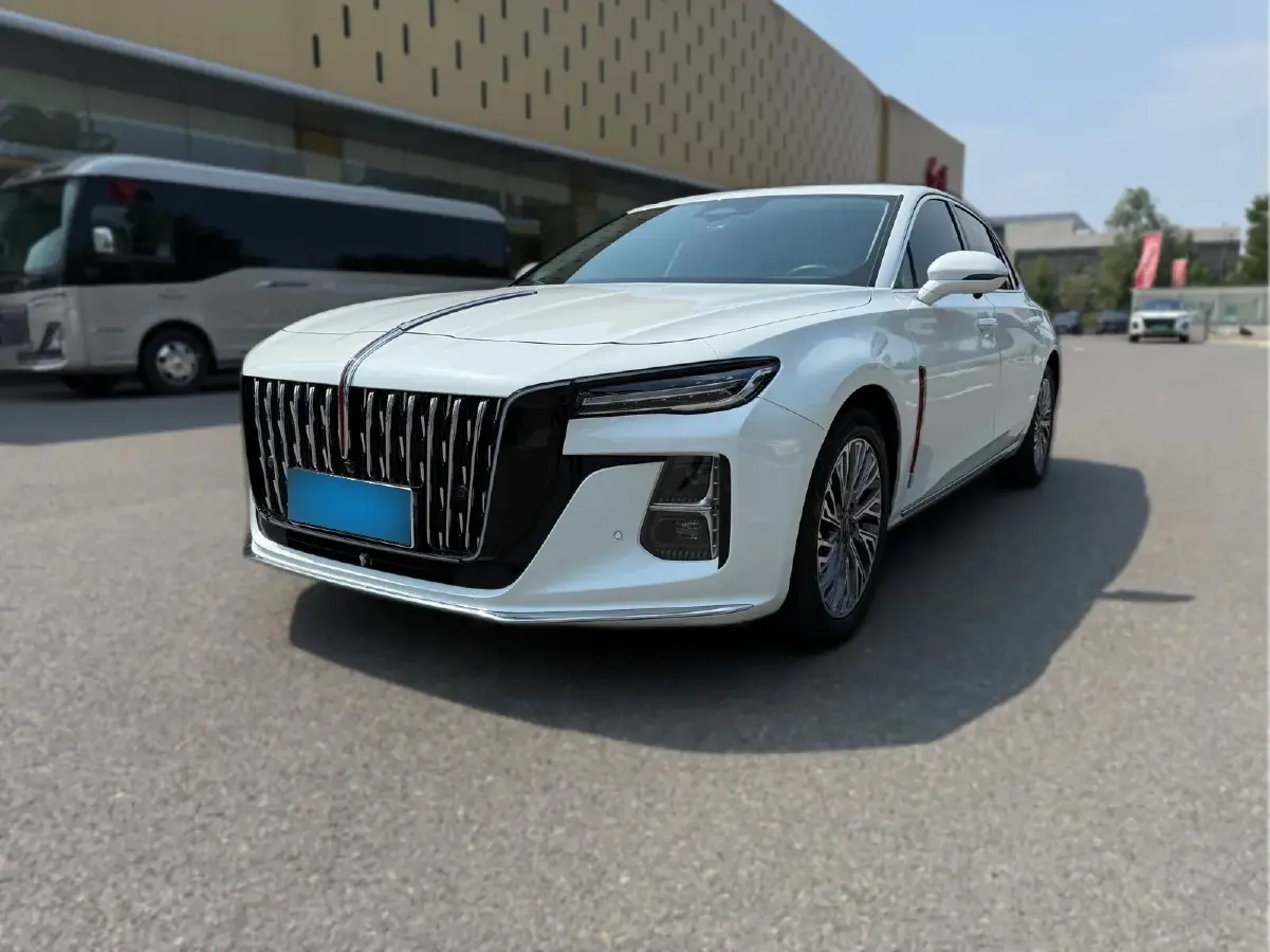 2023 HongQi H5 1.5T 169HP L4 E-CVT Hybrid