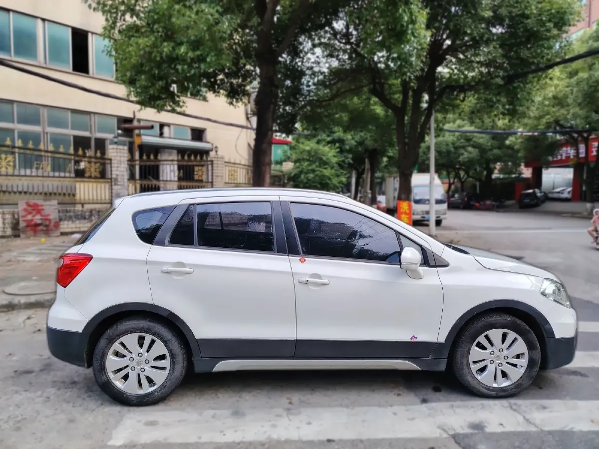 2014 Suzuki S-cross 1.6L 122HP L4 CVT,autocango,china used car exporter,china ev exporter,chinese used car exporter,chinese used ev exporter