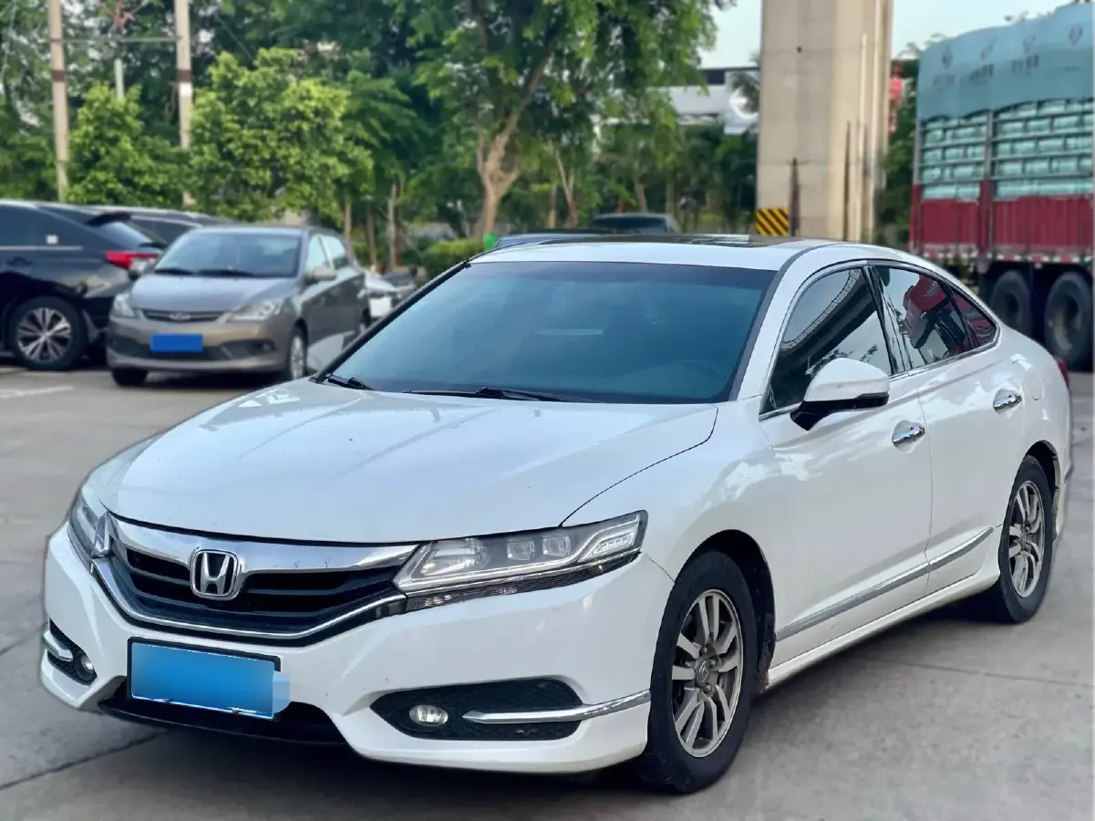 2015 Honda Spirior 2.0L 155HP L4 CVT