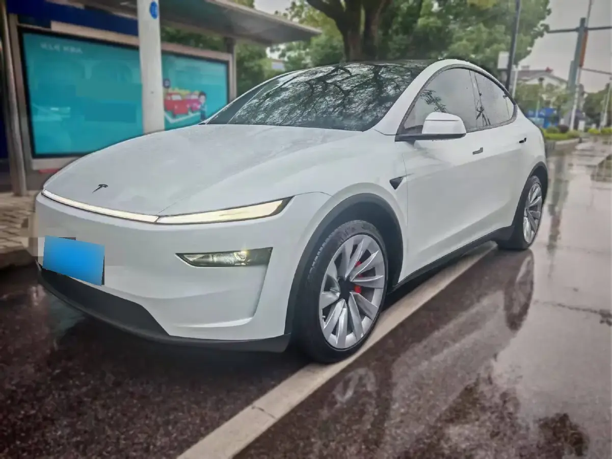 2025 Tesla Model Y BEV 78.4KWH