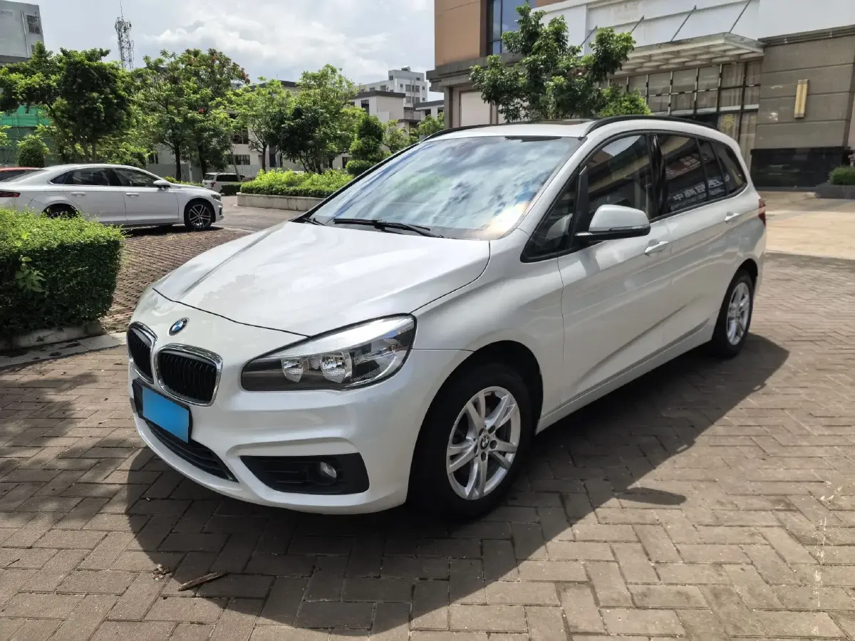 2015 BMW 2 Series SUV 1.5T 136HP L3 6AT