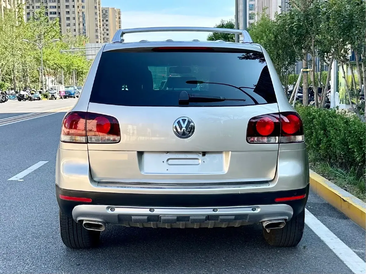 2010 Volkswagen Touareg 4.2L 350HP V8 6AT,autocango,china used car exporter,china ev exporter,chinese used car exporter,chinese used ev exporter
