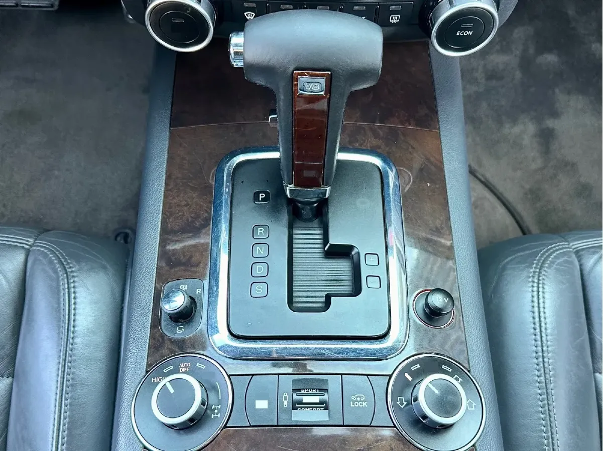 2010 Volkswagen Touareg 4.2L 350HP V8 6AT,autocango,china used car exporter,china ev exporter,chinese used car exporter,chinese used ev exporter