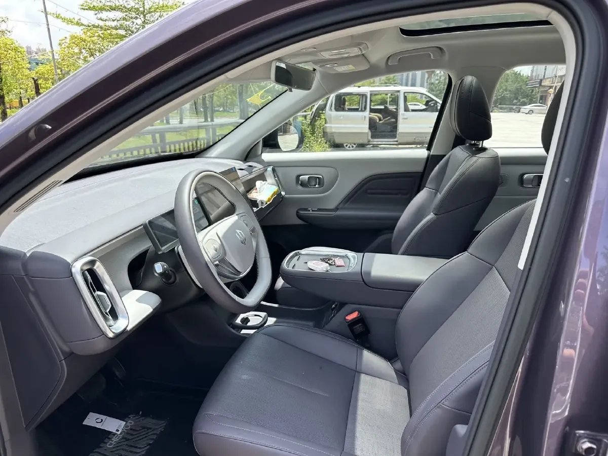 2025 Leapmotor B10 BEV 56.2KWH,autocango,china used car exporter,china ev exporter,chinese used car exporter,chinese used ev exporter