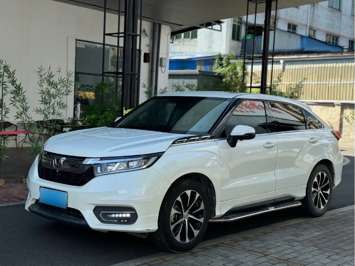 2017 Honda Avancier 1.5T 193HP L4 CVT