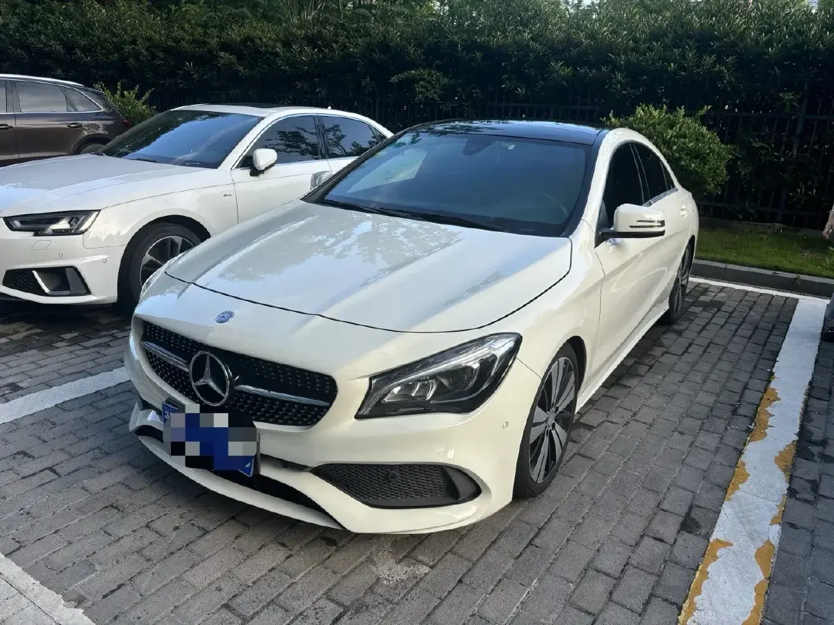 2017 Mercedes-Benz CLA Class 1.6T 156HP L4 7DCT