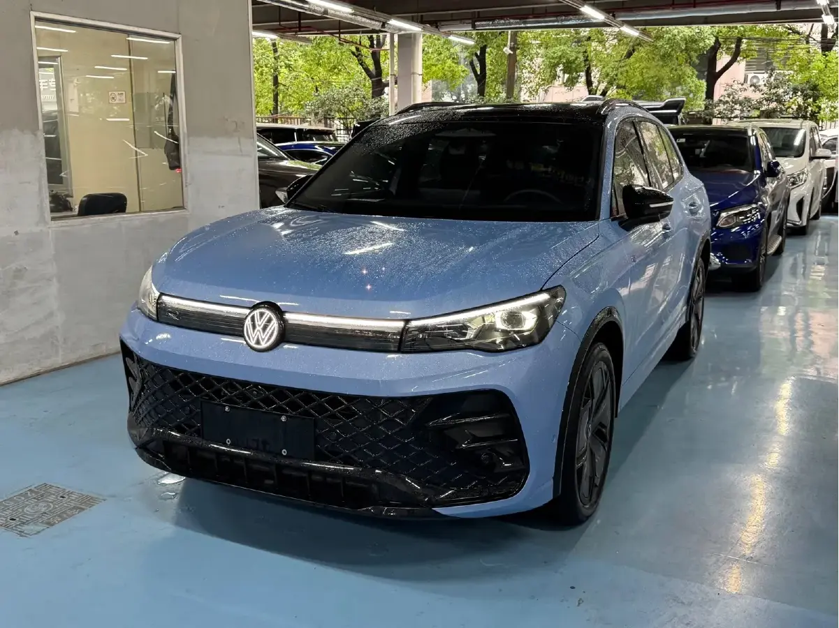 2024 Volkswagen Tiguan L 2.0T 220HP L4 7DCT