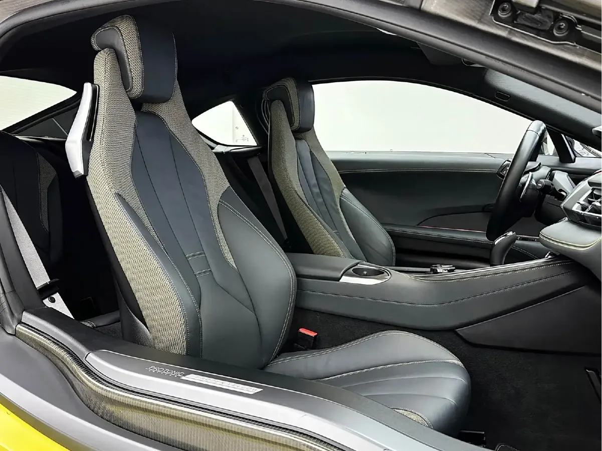 2016 BMW i8 1.5T 231HP L3 6AT PHEV 7.1KWH,autocango,china used car exporter,china ev exporter,chinese used car exporter,chinese used ev exporter