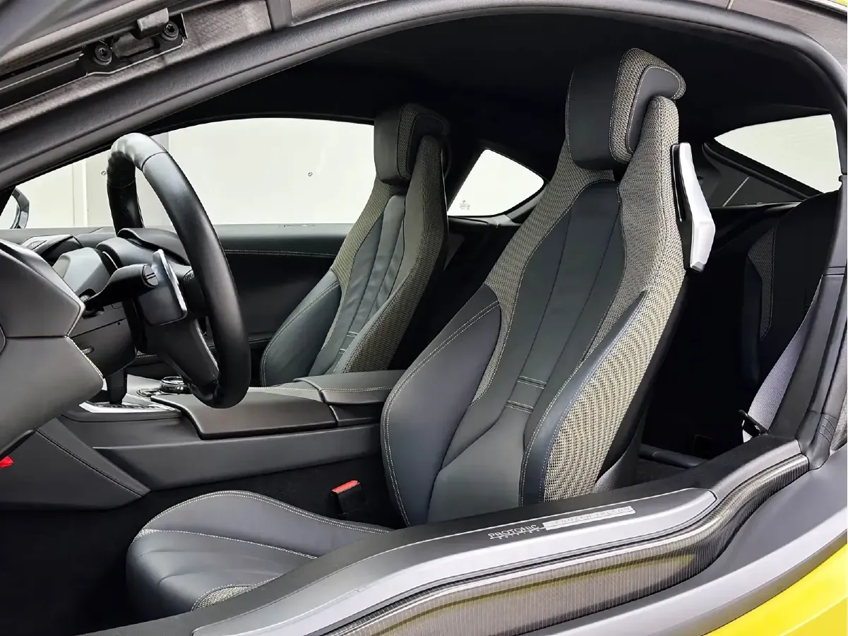 2016 BMW i8 1.5T 231HP L3 6AT PHEV 7.1KWH,autocango,china used car exporter,china ev exporter,chinese used car exporter,chinese used ev exporter