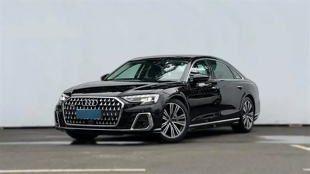 2025 Audi A8 2.0T 265HP L4 8AT