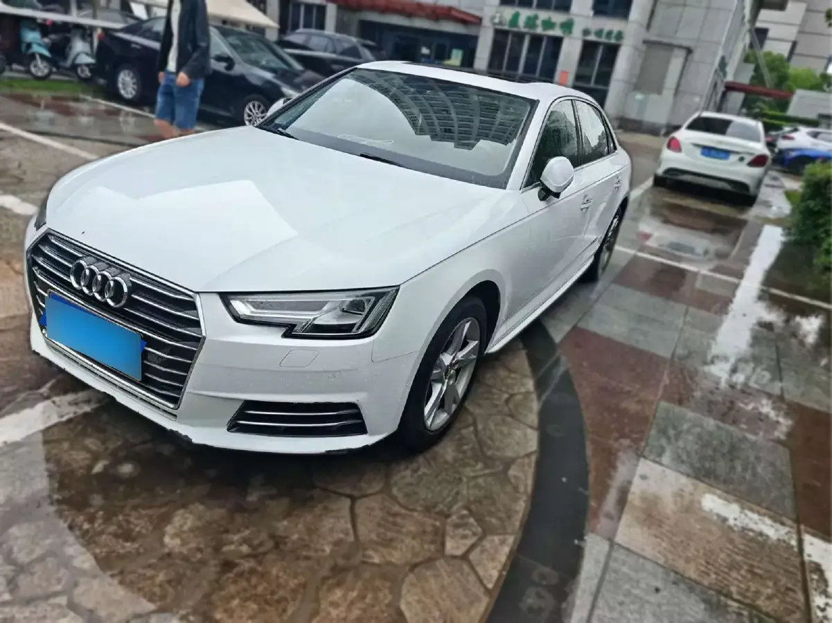 2018 Audi A4L 2.0T 190HP L4 7DCT