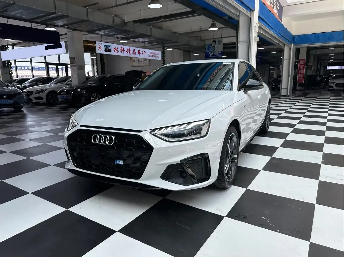 2022 Audi A4L 2.0T 190HP L4 7DCT