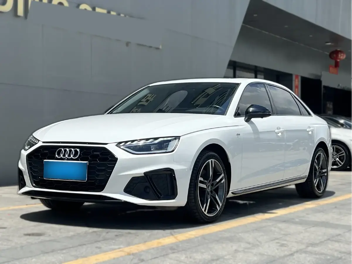 2022 Audi A4L 2.0T 190HP L4 7DCT