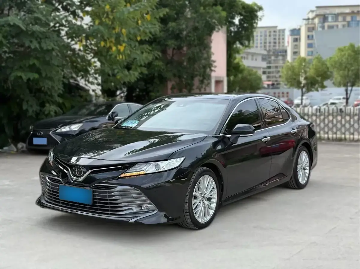 2019 Toyota Camry 2.5L 209HP L4 8AT
