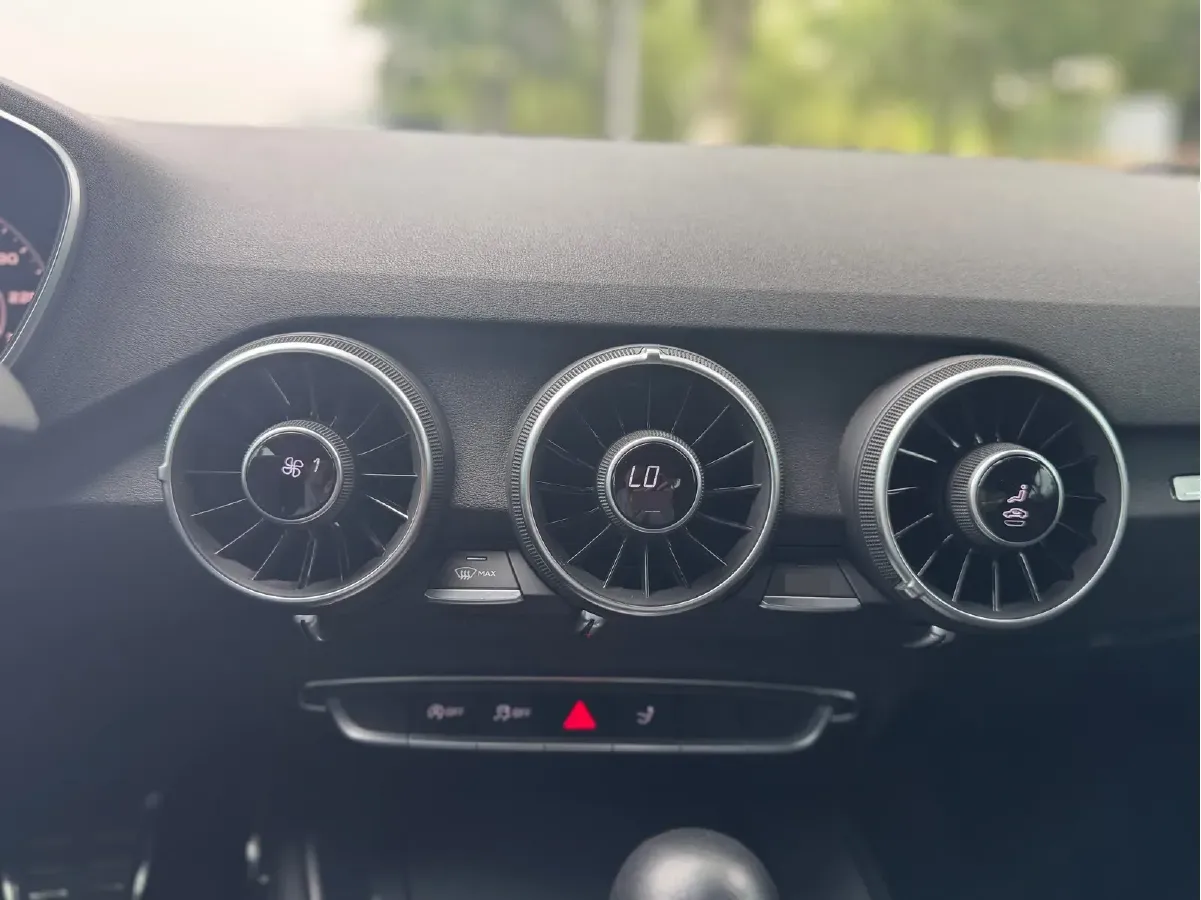 2015 Audi TT 2.0T 230HP L4 6DCT,autocango,china used car exporter,china ev exporter,chinese used car exporter,chinese used ev exporter