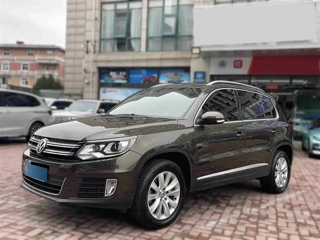 2013 Volkswagen Tiguan 2.0T 200HP L4 6AT