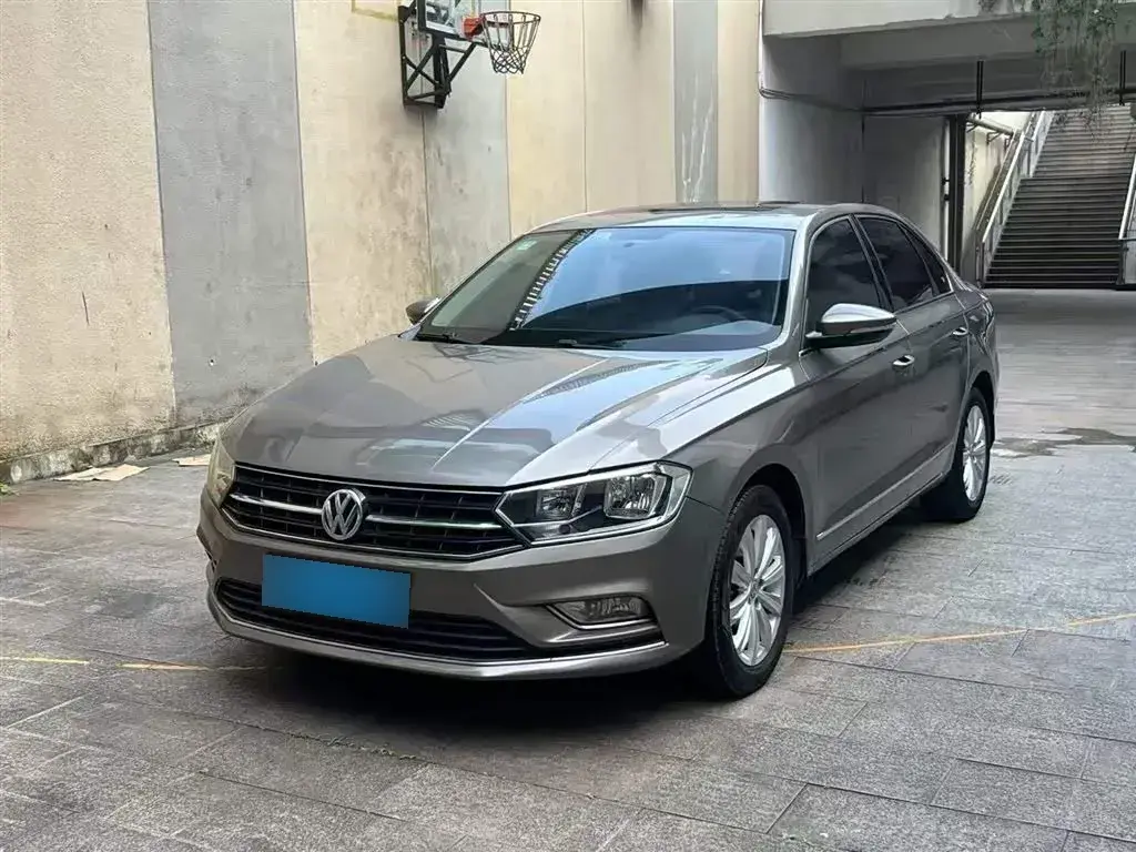 2016 Volkswagen Bora 1.6L 110HP L4 6AT