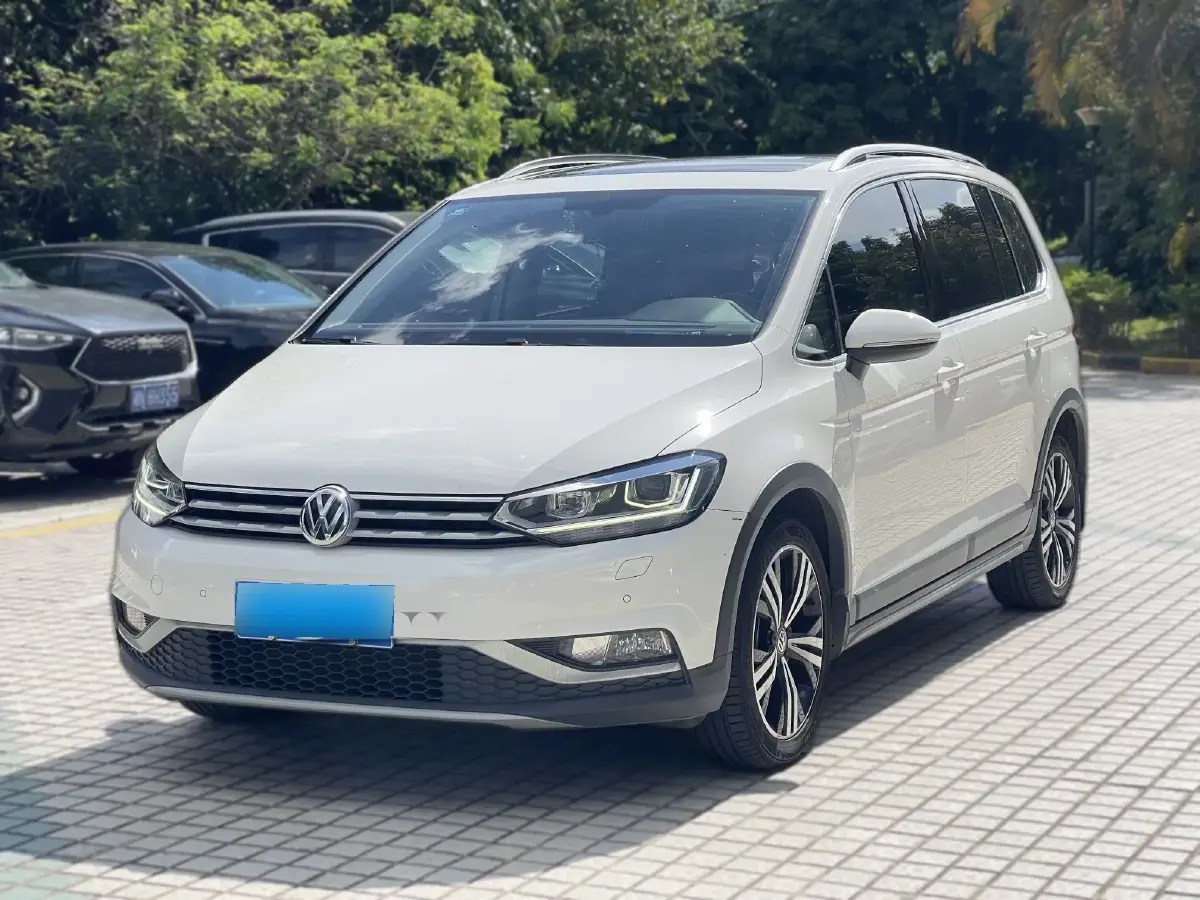 2018 Volkswagen Touran 1.4T 150HP L4 7DCT