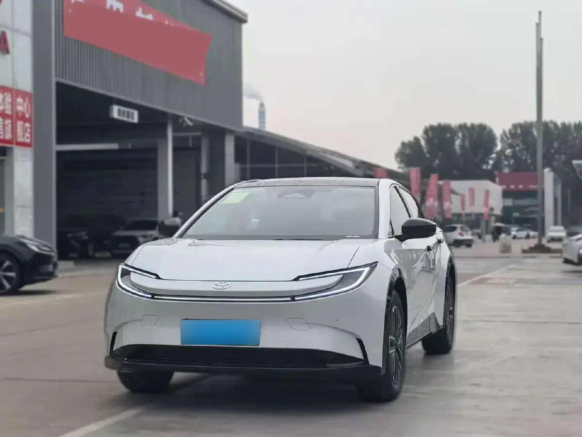 2025 Toyota bZ5 BEV