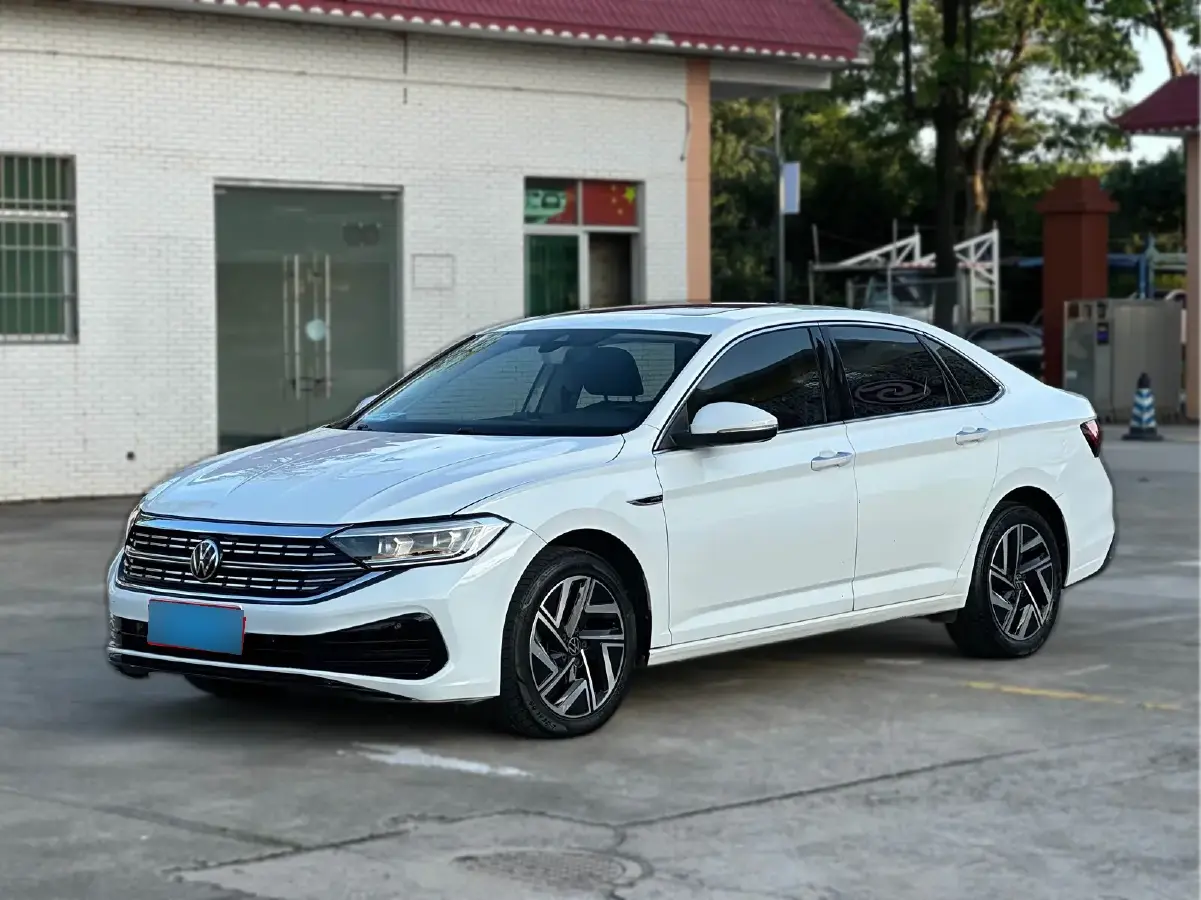 2023 Volkswagen Sagitar 1.2T 116HP L4 7DCT