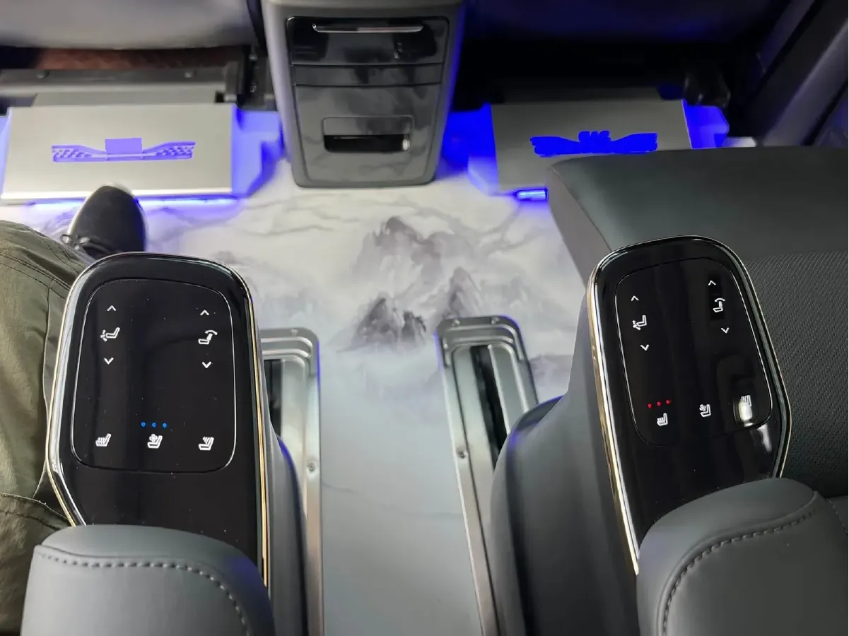 2023 GAC Trumpchi E9 2.0T 190HP L4 2DHT PHEV 25.57KWH,autocango,china used car exporter,china ev exporter,chinese used car exporter,chinese used ev exporter