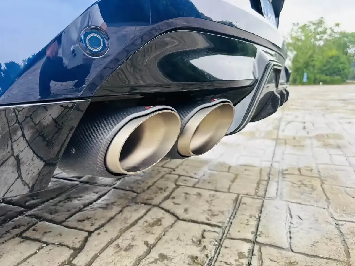 2022 BMW X6 M 4.4T 600HP V8 8AT,autocango,china used car exporter,china ev exporter,chinese used car exporter,chinese used ev exporter