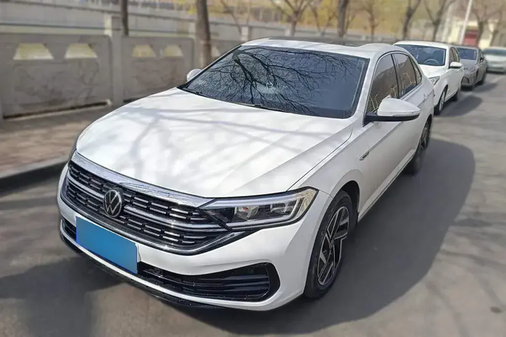 2023 Volkswagen Sagitar 1.2T 116HP L4 7DCT