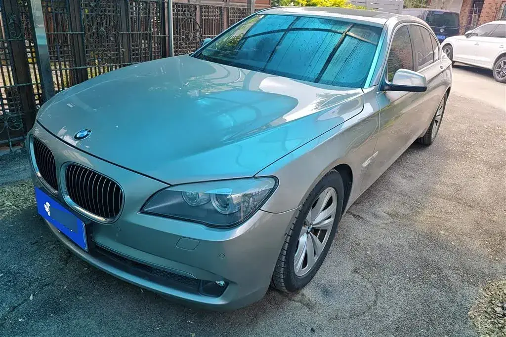 2009 BMW 7 Series 3.0L 258HP L6 6AT