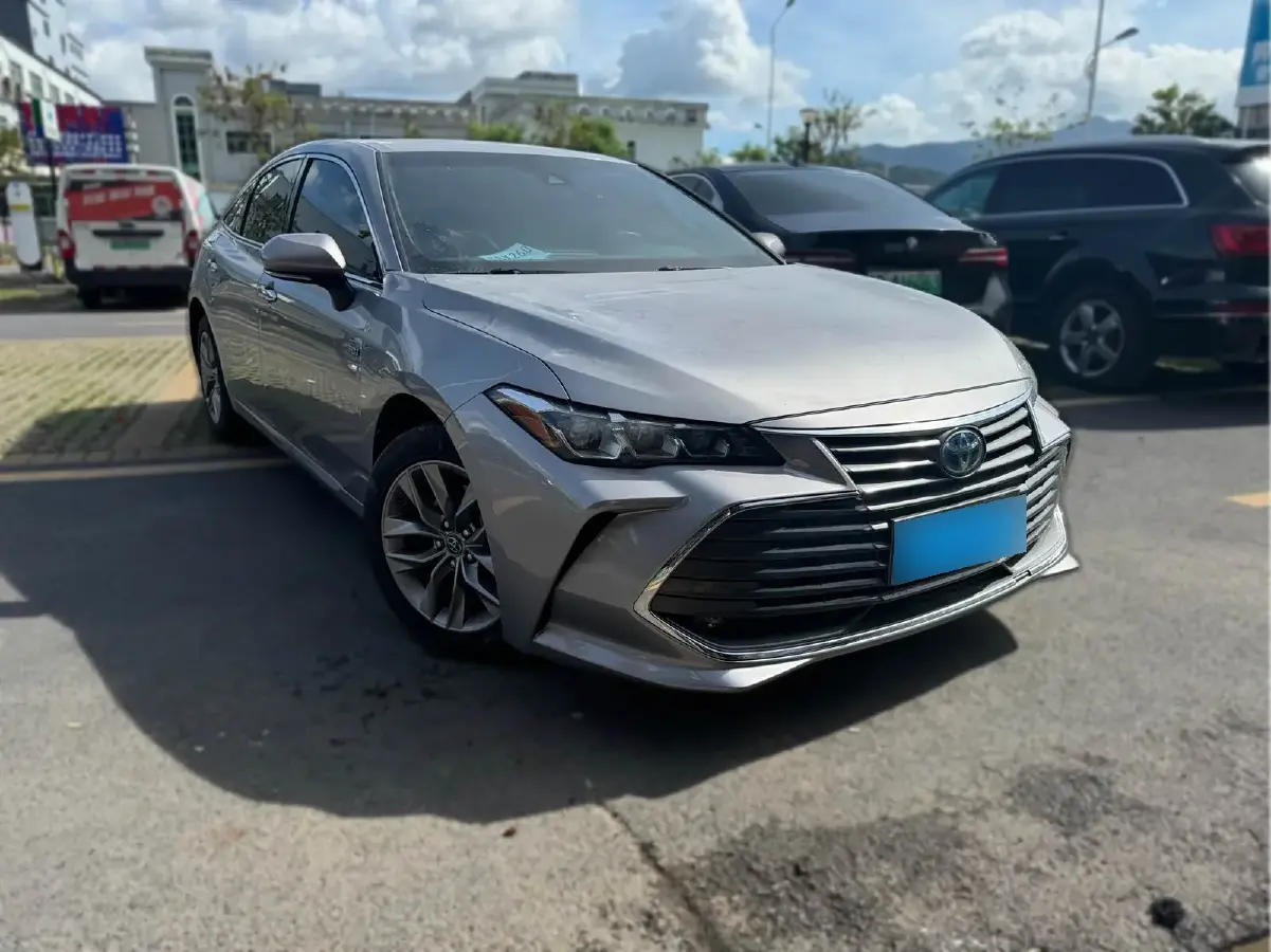 2022 Toyota Avalon 2.5L 178HP L4 E-CVT Hybrid