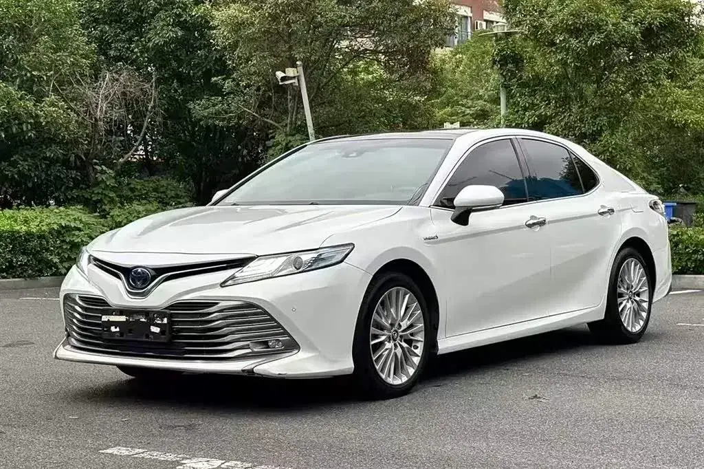 2018 Toyota Camry 2.5L 178HP L4 E-CVT Hybrid
