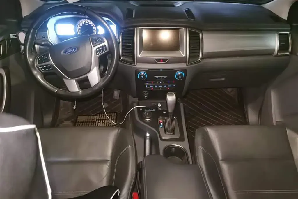 2016 Ford Everest 2.0T 245HP L4 6AT,autocango,china used car exporter,china ev exporter,chinese used car exporter,chinese used ev exporter