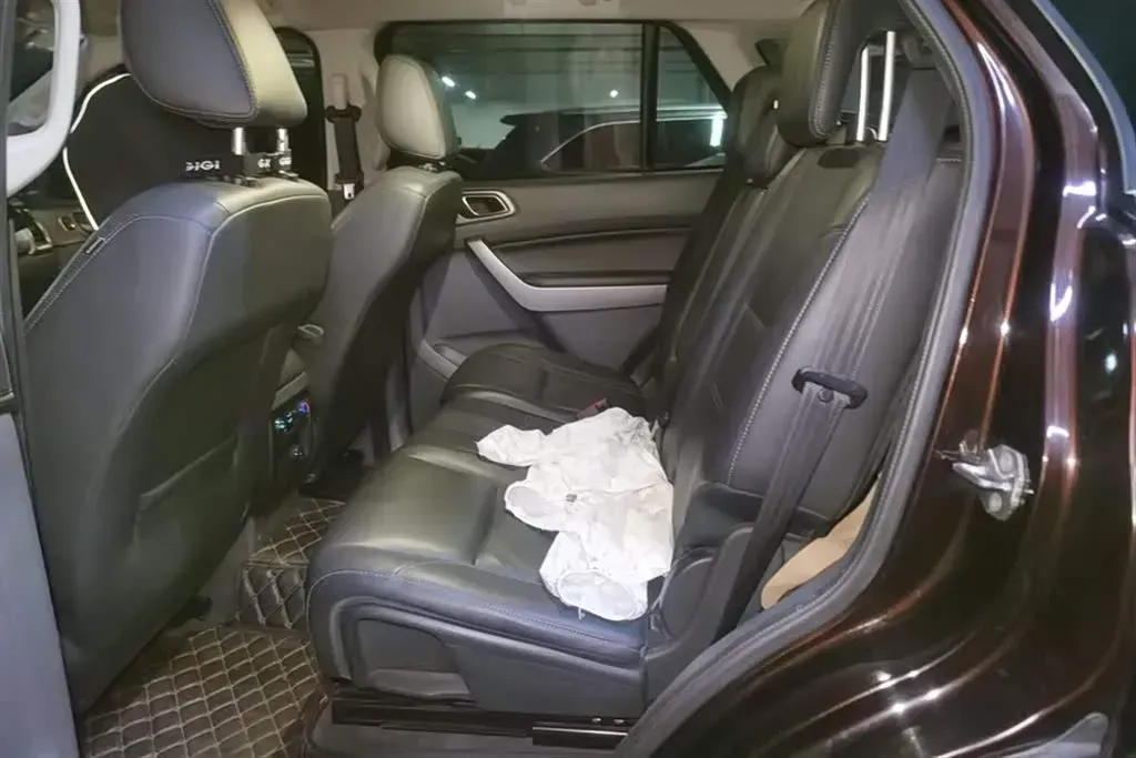 2016 Ford Everest 2.0T 245HP L4 6AT,autocango,china used car exporter,china ev exporter,chinese used car exporter,chinese used ev exporter