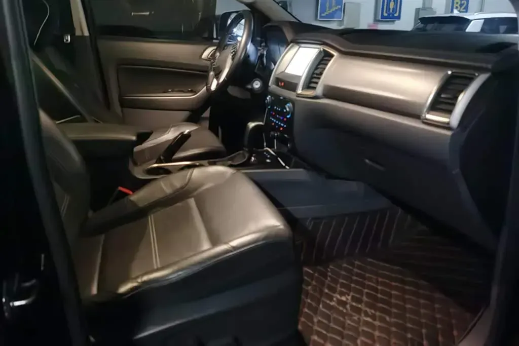 2016 Ford Everest 2.0T 245HP L4 6AT,autocango,china used car exporter,china ev exporter,chinese used car exporter,chinese used ev exporter