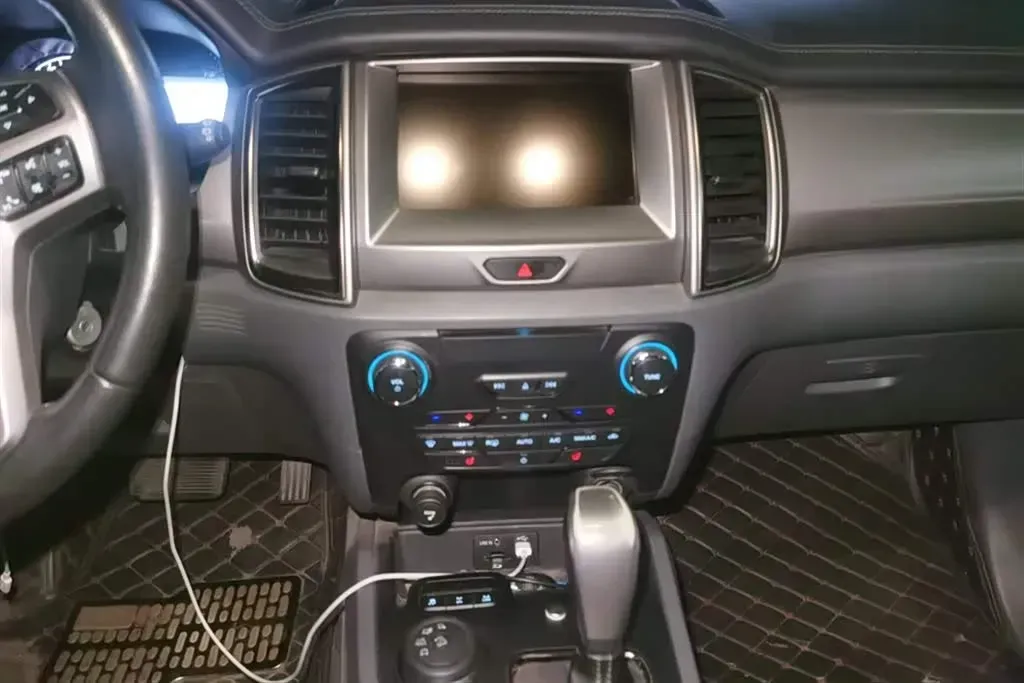 2016 Ford Everest 2.0T 245HP L4 6AT,autocango,china used car exporter,china ev exporter,chinese used car exporter,chinese used ev exporter