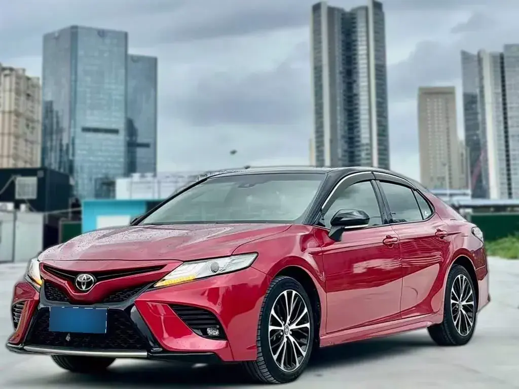 2018 Toyota Camry 2.5L 209HP L4 8AT