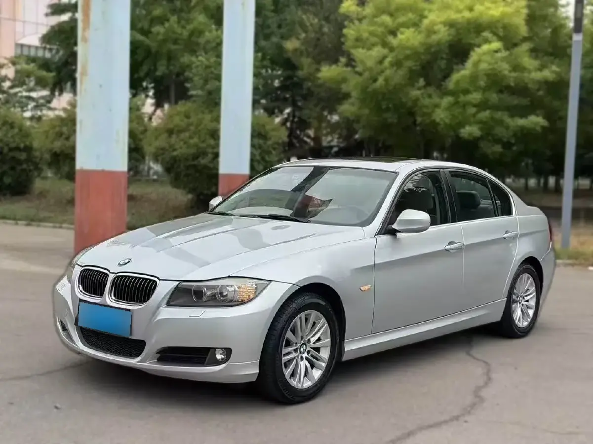 2011 BMW 3 Series 2.5L 218HP L6 6MT