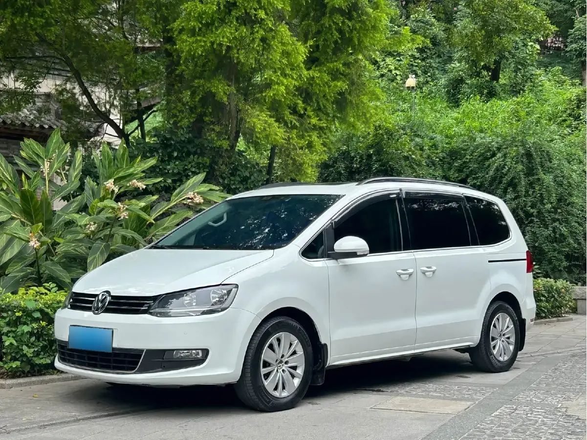 2013 Volkswagen Sharan 1.8T 160HP L4 6DCT