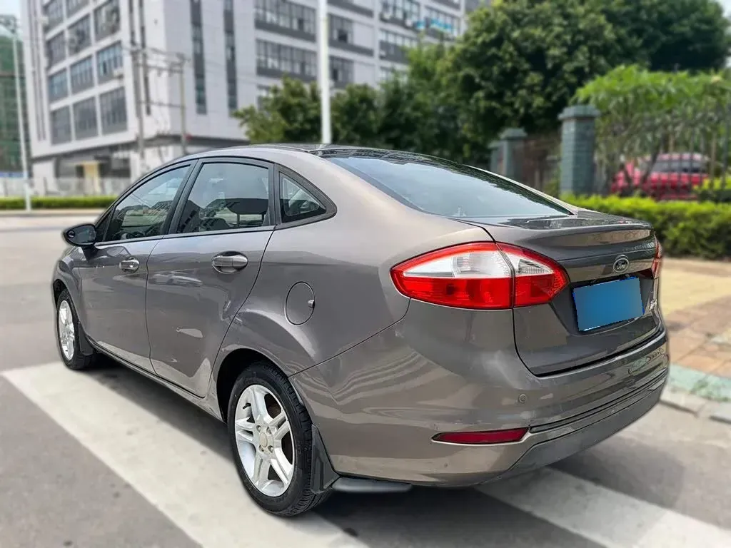 2013 Ford Fiesta 1.5L 110HP L4 5MT,autocango,china used car exporter,china ev exporter,chinese used car exporter,chinese used ev exporter