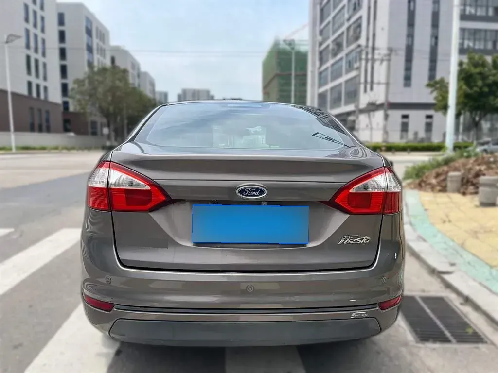 2013 Ford Fiesta 1.5L 110HP L4 5MT,autocango,china used car exporter,china ev exporter,chinese used car exporter,chinese used ev exporter