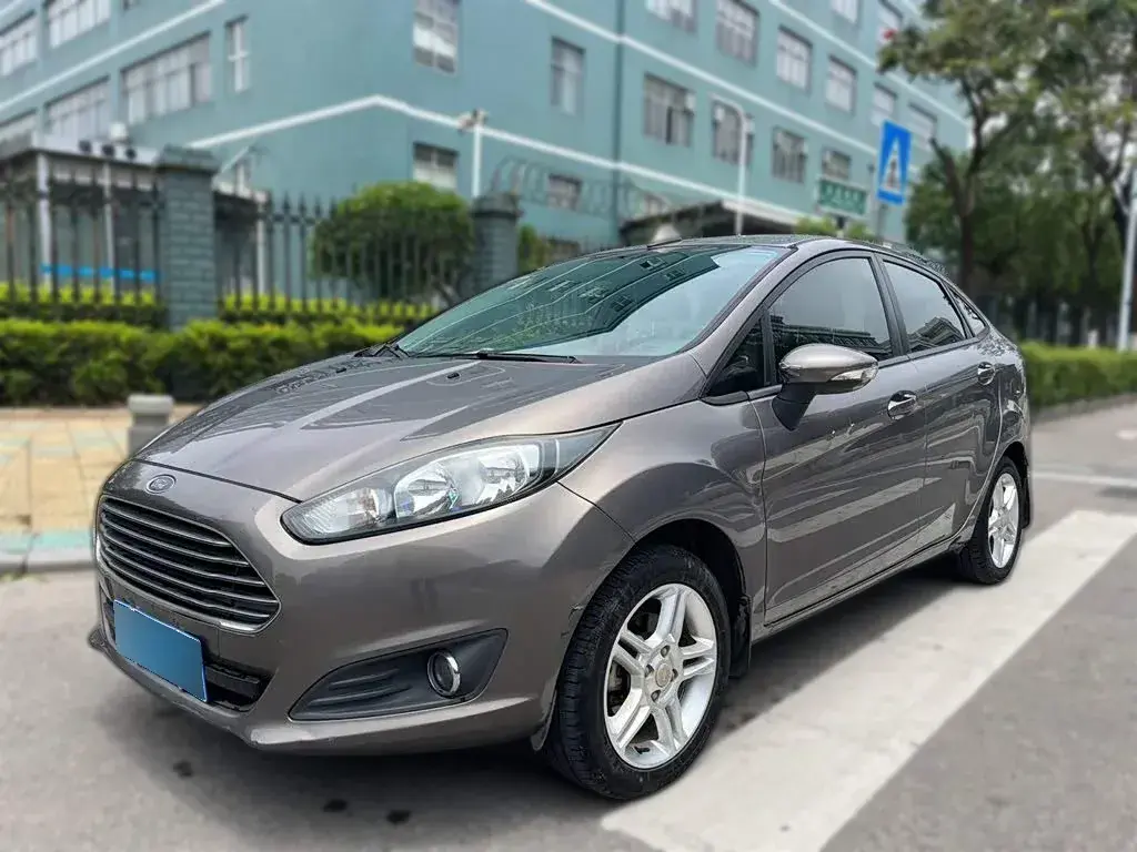 2013 Ford Fiesta 1.5L 110HP L4 5MT 2013 Ford Fiesta 1.5L 110HP L4 5MT