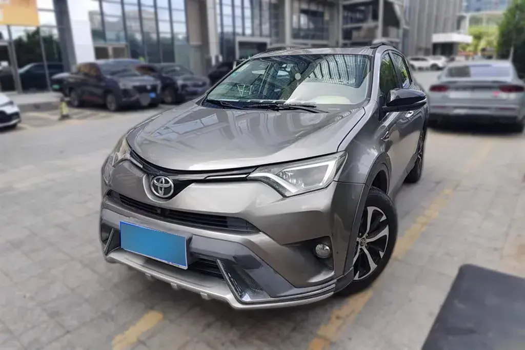 2018 Toyota RAV4 2.0L 151HP L4 CVT