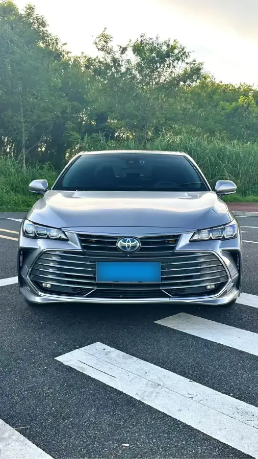 2019 Toyota Avalon 2.5L 178HP L4 E-CVT Hybrid