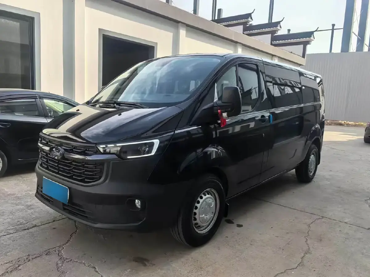 2023 Ford Transit 2.0T 143HP L4 5MT