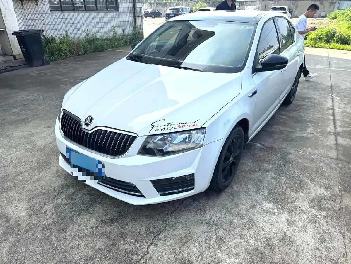 2017 Skoda Octavia 1.6L 110HP L4 6AT