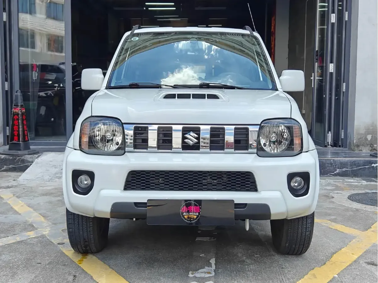 2015 Suzuki Jimny 1.3L 85HP L4 5MT,autocango,china used car exporter,china ev exporter,chinese used car exporter,chinese used ev exporter