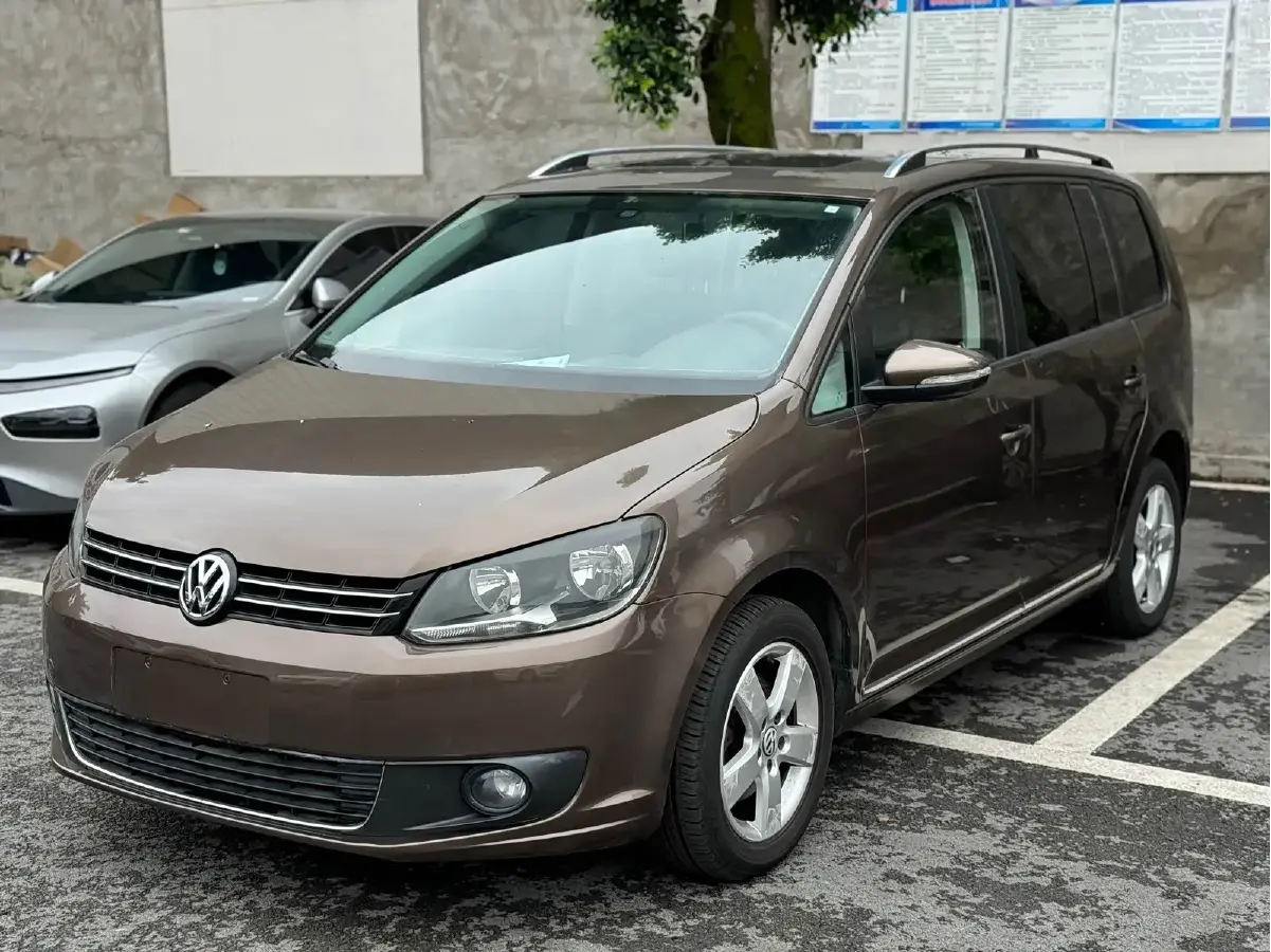 2013 Volkswagen Touran 1.4T 131HP L4 5MT