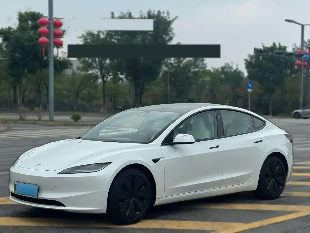 2025 Tesla Model 3 BEV 62.5KWH