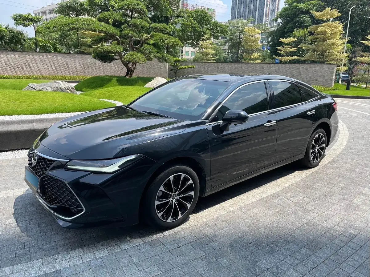 2022 Toyota Avalon 2.5L 209HP L4 8AT