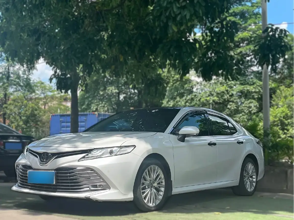 2018 Toyota Camry 2.5L 209HP L4 8AT