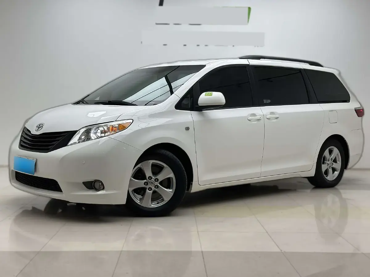 2015 Toyota Sienna 3.5L 269HP V6 6AT